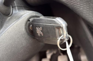 Levier de vitesses PEUGEOT 208 1