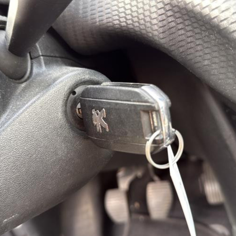 Levier de vitesses PEUGEOT 208 1 Photo n°20