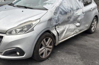 Levier de vitesses PEUGEOT 208 1