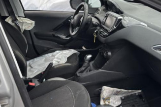 Levier de vitesses PEUGEOT 208 1