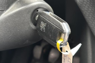 Levier de vitesses PEUGEOT 208 1