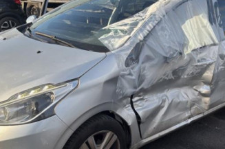 Levier de vitesses PEUGEOT 208 1