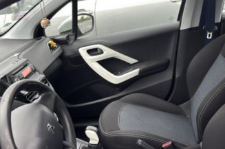 Levier de vitesses PEUGEOT 208 1