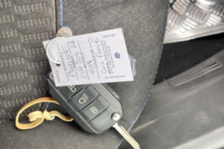 Levier de vitesses PEUGEOT 208 1