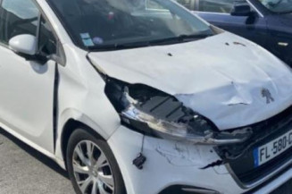 Levier de vitesses PEUGEOT 208 1