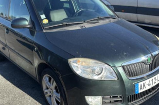 Pivot de moyeu avant gauche SKODA FABIA 2