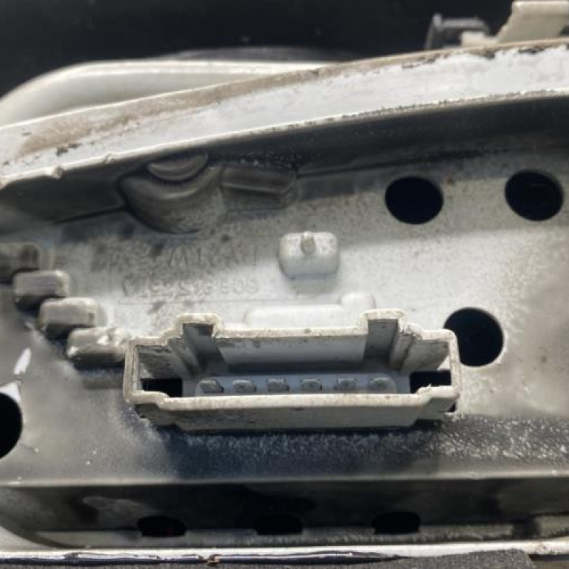 Feu arriere principal gauche (feux) VOLKSWAGEN POLO 4 Photo n°3