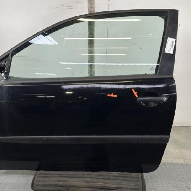 Porte avant gauche VOLKSWAGEN POLO 4 Photo n°1