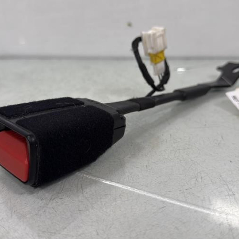 Attache ceinture avant gauche PEUGEOT 308 2 Photo n°1