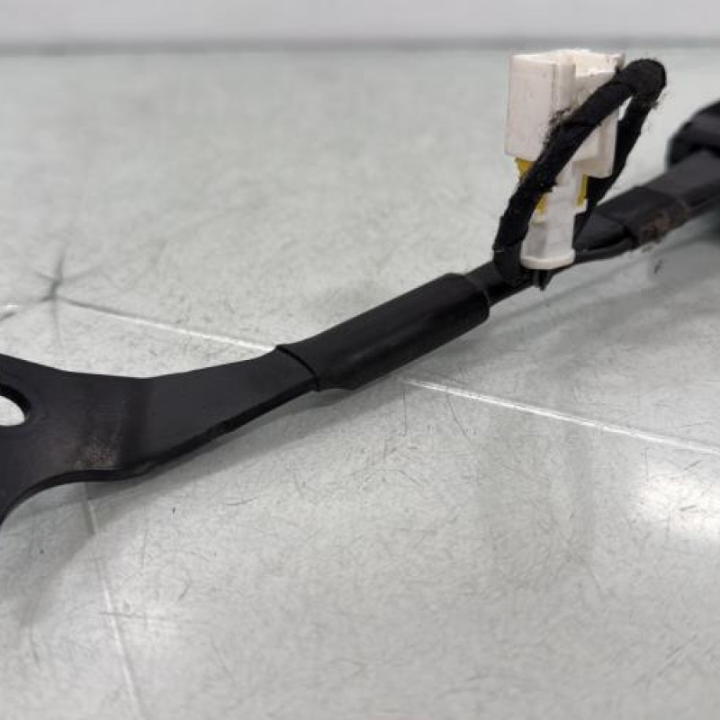 Attache ceinture avant gauche PEUGEOT 308 2 Photo n°3