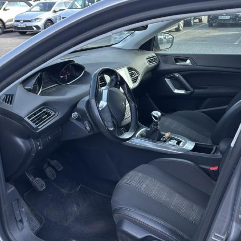 Attache ceinture avant gauche PEUGEOT 308 2 Photo n°10