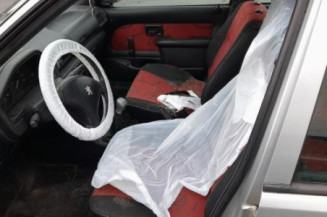 Aile avant droit PEUGEOT 106