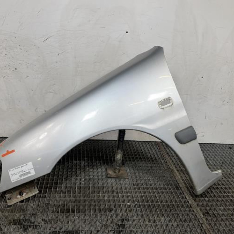 Aile avant gauche PEUGEOT 106 Photo n°1