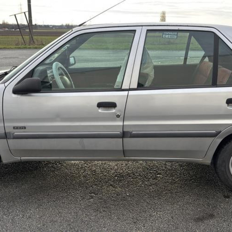 Aile avant gauche PEUGEOT 106 Photo n°18