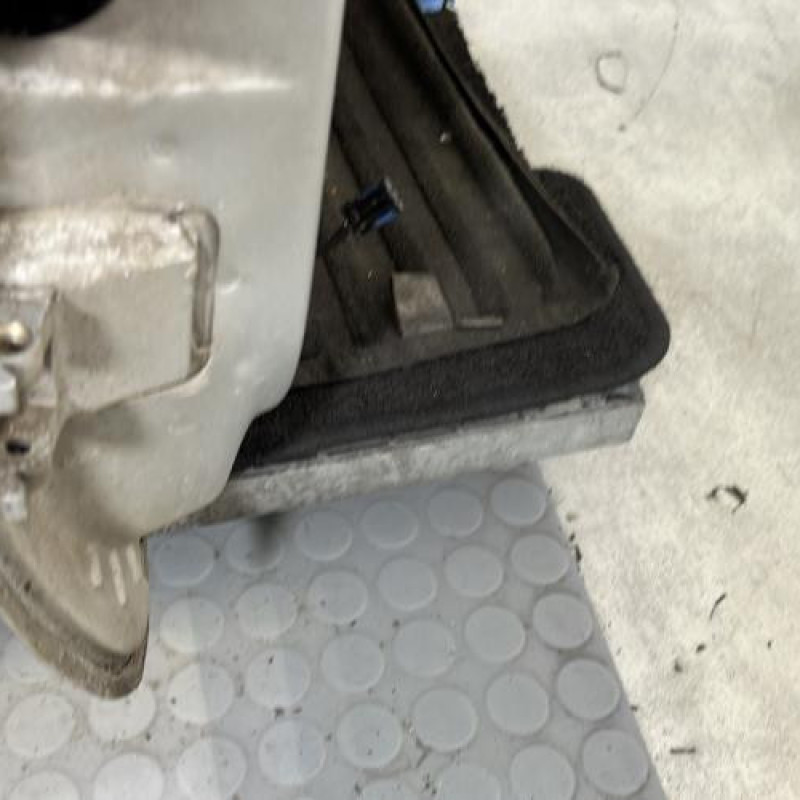 Porte avant droit PEUGEOT 106 Photo n°5