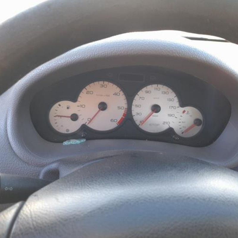 Aile avant droit PEUGEOT 206 Photo n°18