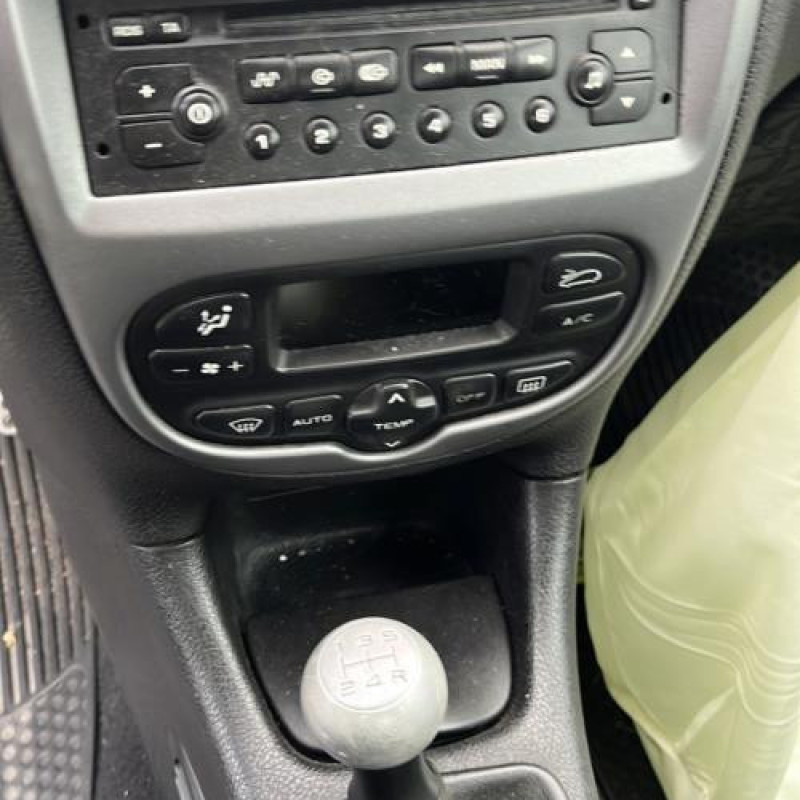 Porte avant gauche PEUGEOT 206 Photo n°19