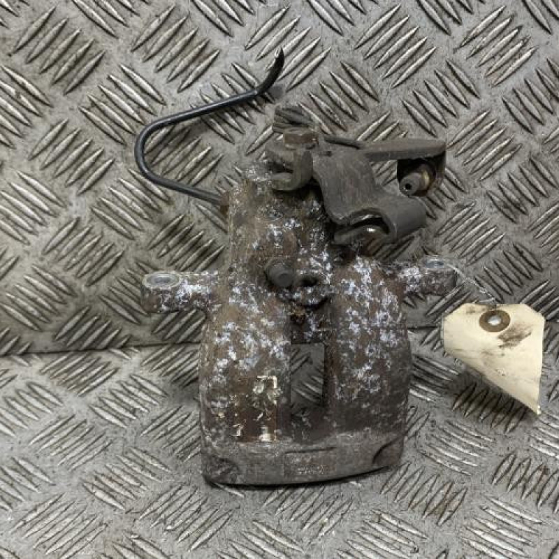 Etrier arriere droit (freinage) PEUGEOT 3008 1 Photo n°1