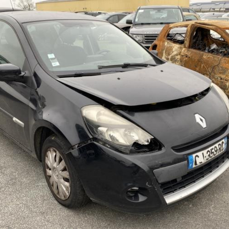 Pare choc arriere RENAULT CLIO 3 Photo n°9