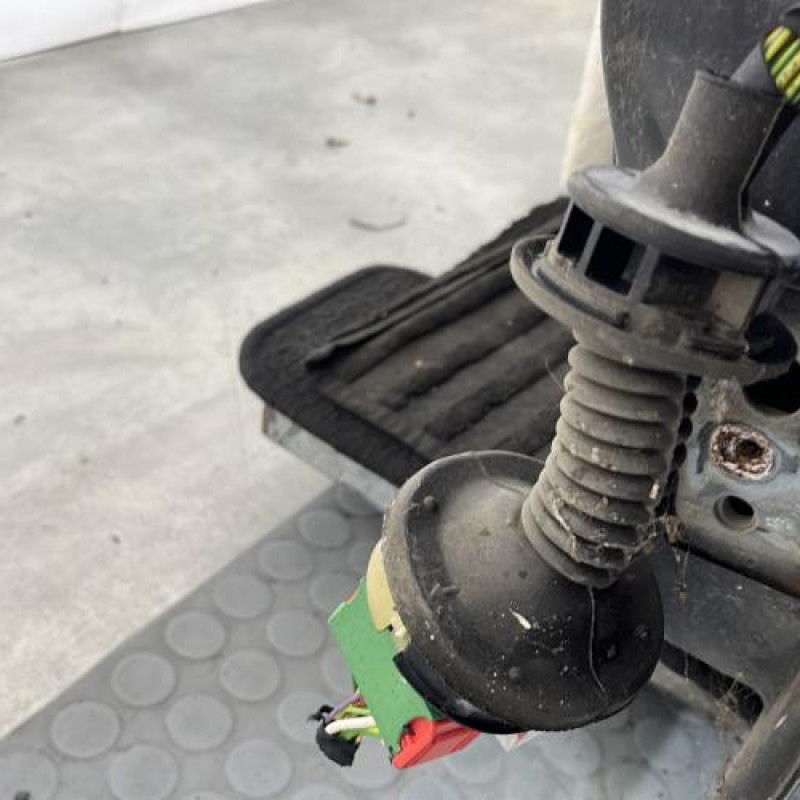 Porte avant gauche PEUGEOT 207 Photo n°4