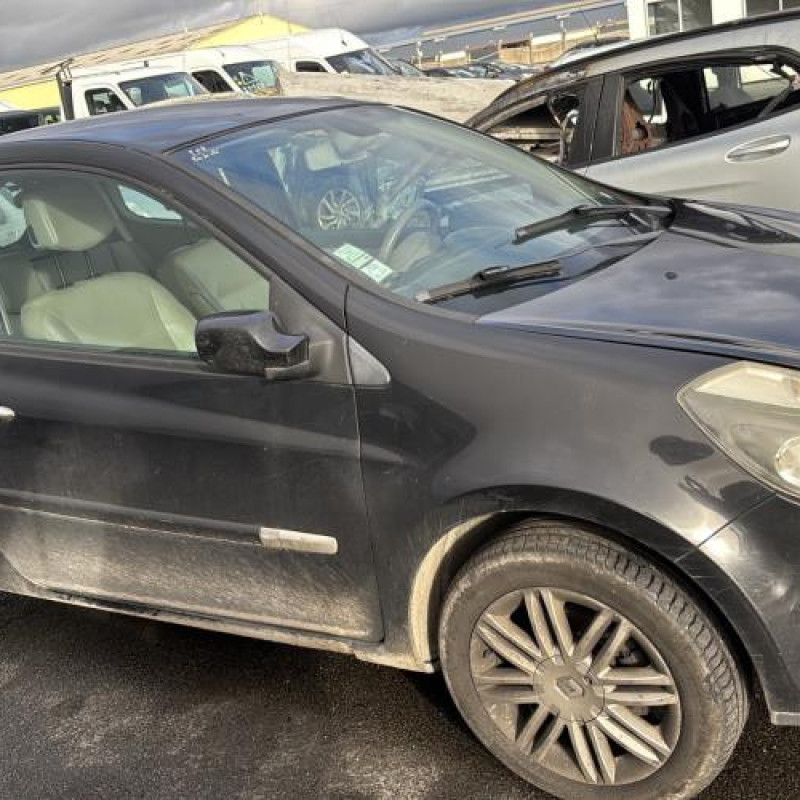 Aile avant gauche RENAULT CLIO 3 Photo n°8