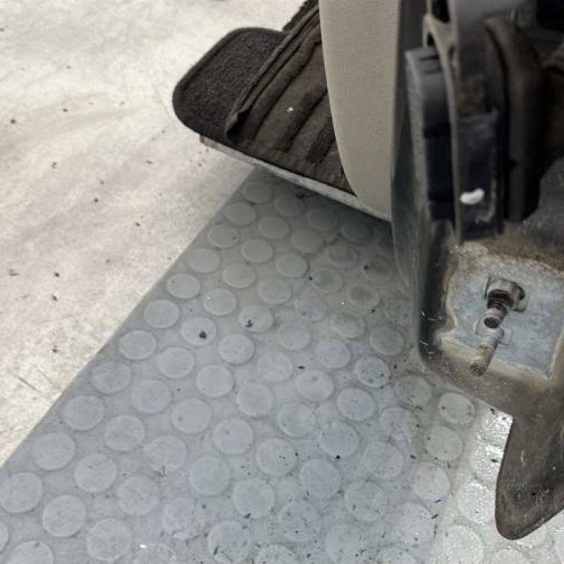 Porte avant gauche RENAULT CLIO 3 Photo n°5