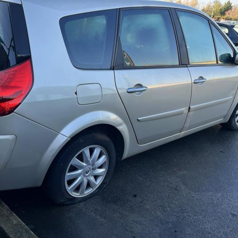 Pare choc avant RENAULT GRAND SCENIC 2 Photo n°15
