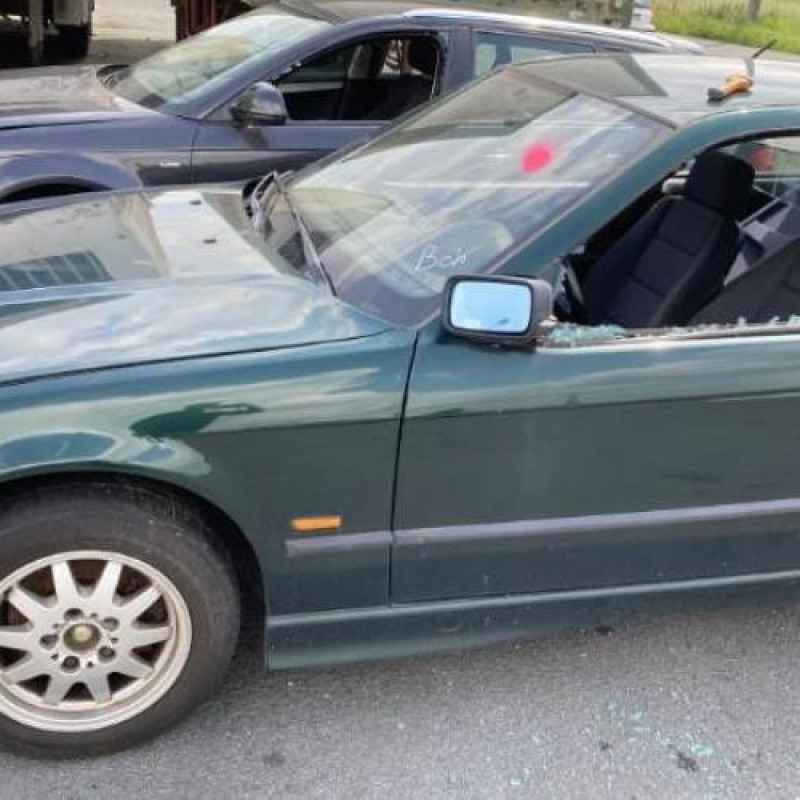 Renfort pare choc arriere (traverse) BMW SERIE 3 E36 Photo n°12