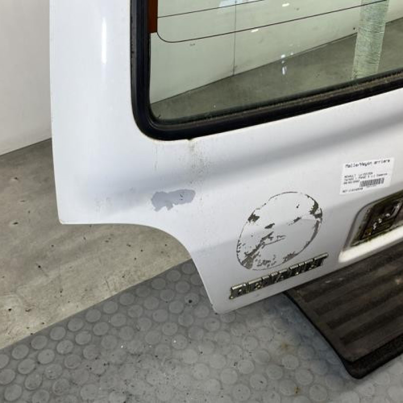 Malle/Hayon arriere RENAULT TWINGO 1 Photo n°7