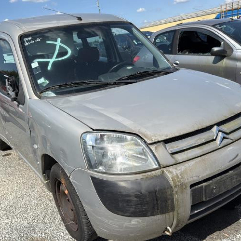 Pare choc arriere CITROEN BERLINGO 1 Photo n°8