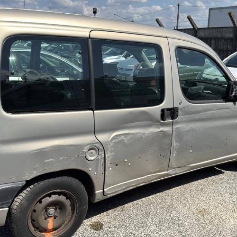 Pare choc arriere CITROEN BERLINGO 1 Photo n°13