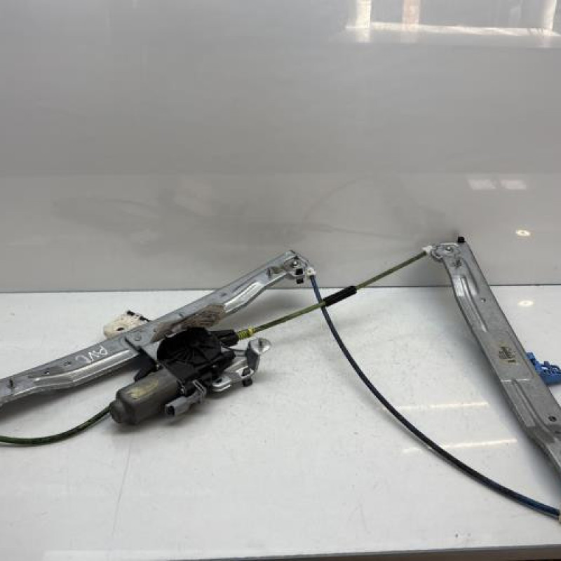 Leve vitre electrique avant droit CITROEN C3 PICASSO Photo n°1