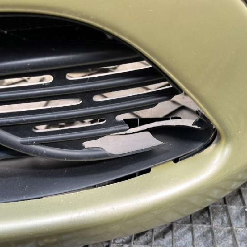 Pare choc avant CITROEN C4 GRAND PICASSO 1 Photo n°4