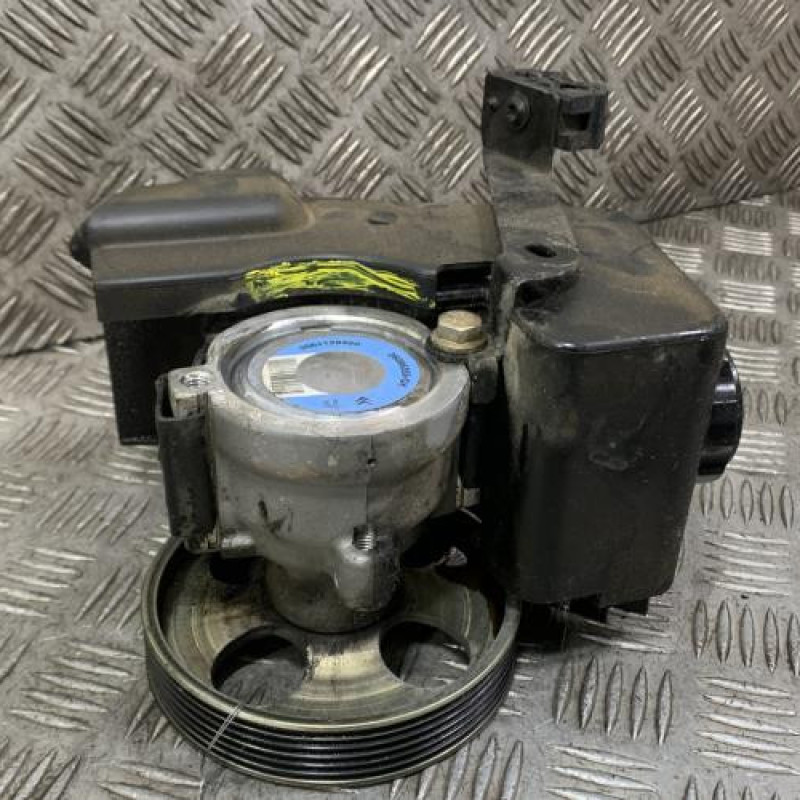 Pompe de direction PEUGEOT 206 Photo n°1