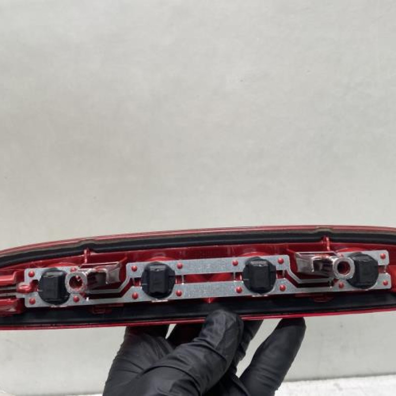 Feu arriere stop central PEUGEOT 208 1 Photo n°3