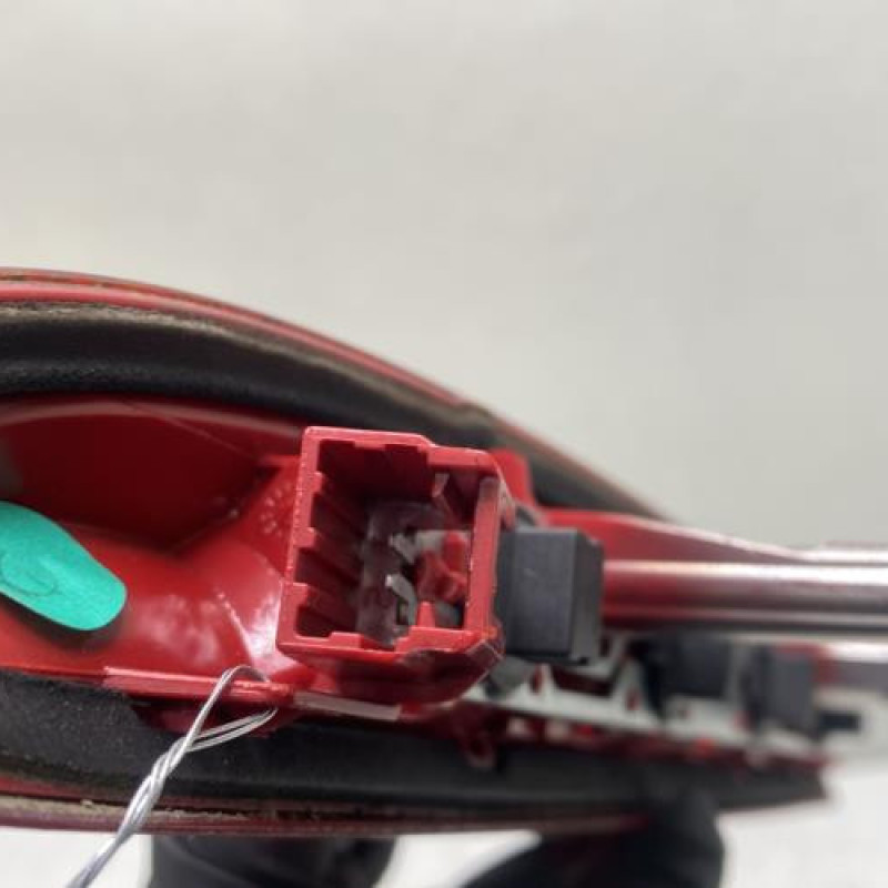 Feu arriere stop central PEUGEOT 208 1 Photo n°4