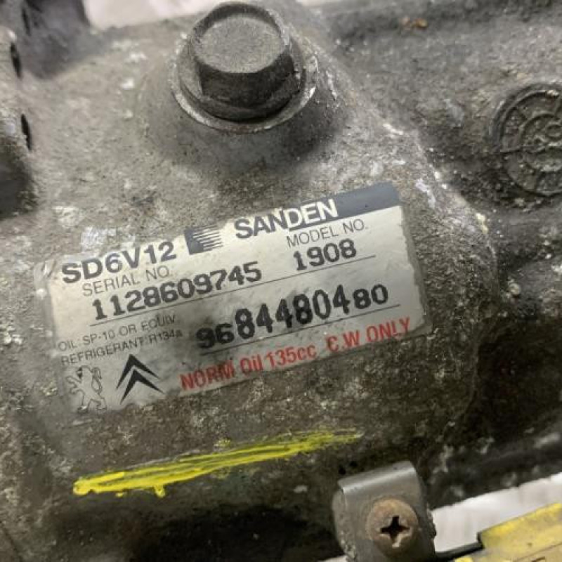 Compresseur clim PEUGEOT 1007 Photo n°2