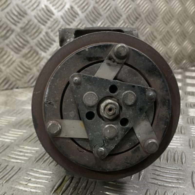 Compresseur clim PEUGEOT 1007 Photo n°3