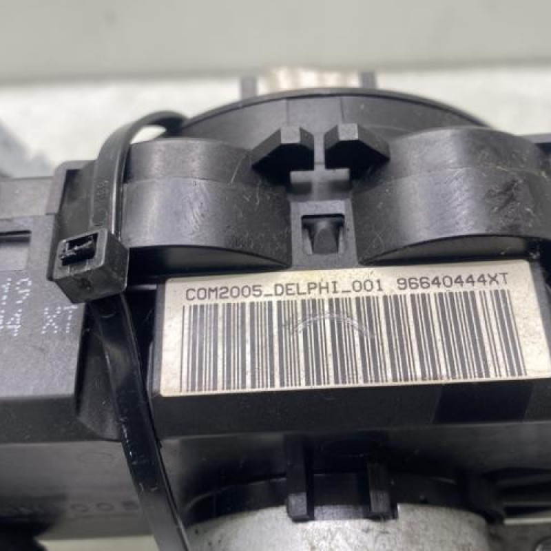 Com (Bloc Contacteur Tournant+Commodo Essuie Glace+Commodo Phare) PEUGEOT 308 1 Photo n°4