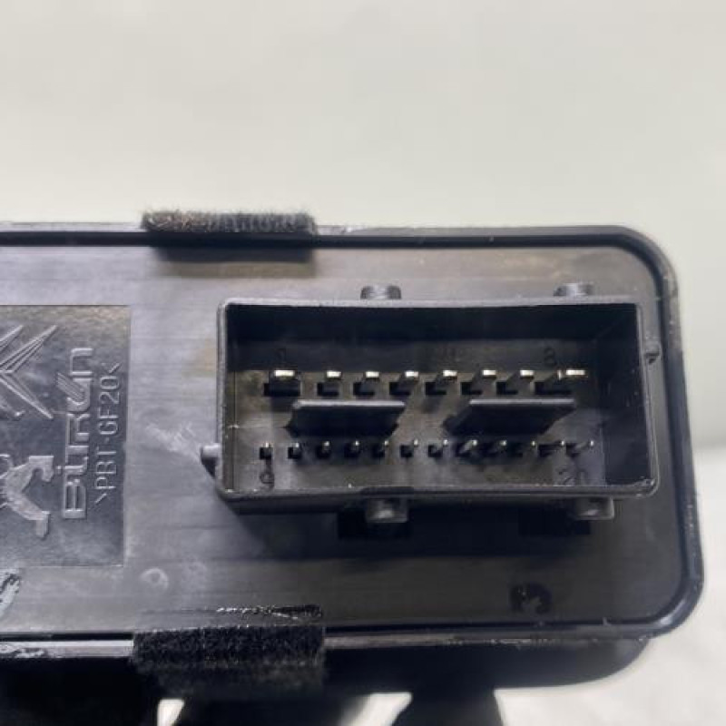 Interrupteur de leve vitre avant gauche PEUGEOT 308 1 Photo n°3