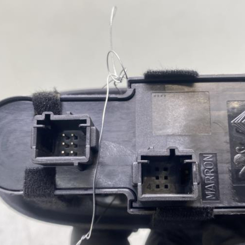 Interrupteur de leve vitre avant gauche PEUGEOT 308 1 Photo n°4