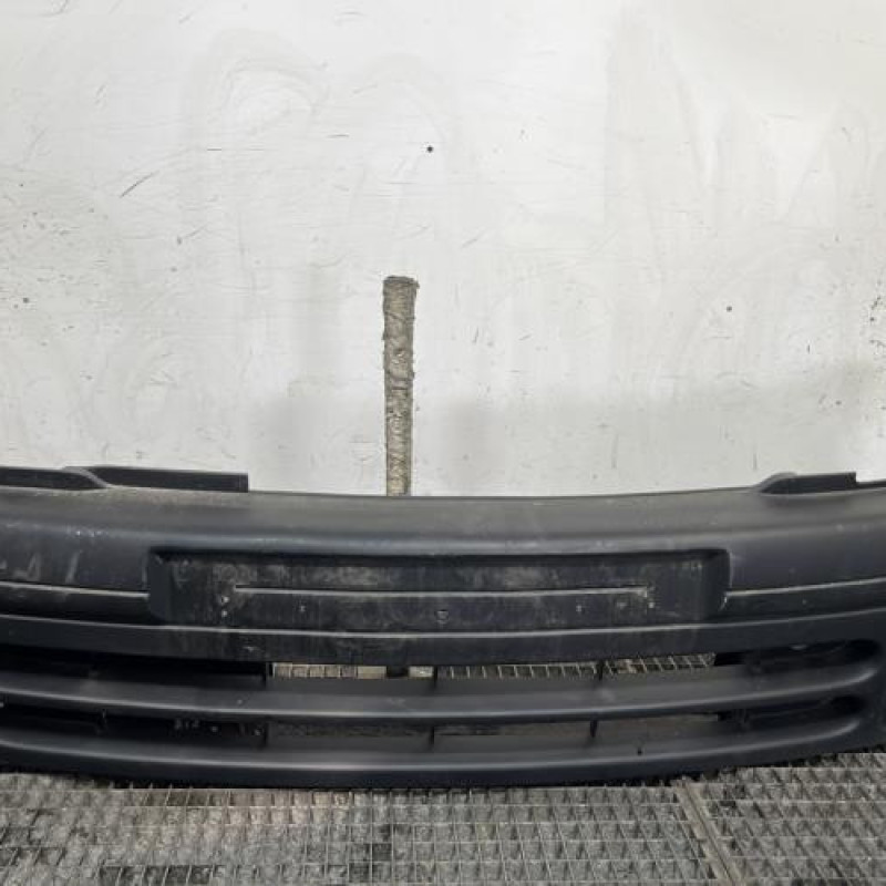 Pare choc avant RENAULT CLIO 2 Photo n°1