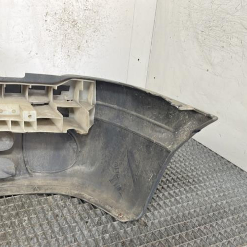 Pare choc avant RENAULT CLIO 2 Photo n°4