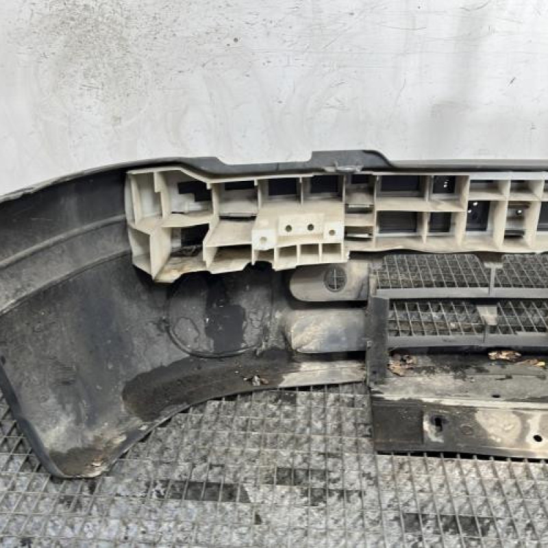 Pare choc avant RENAULT CLIO 2 Photo n°7