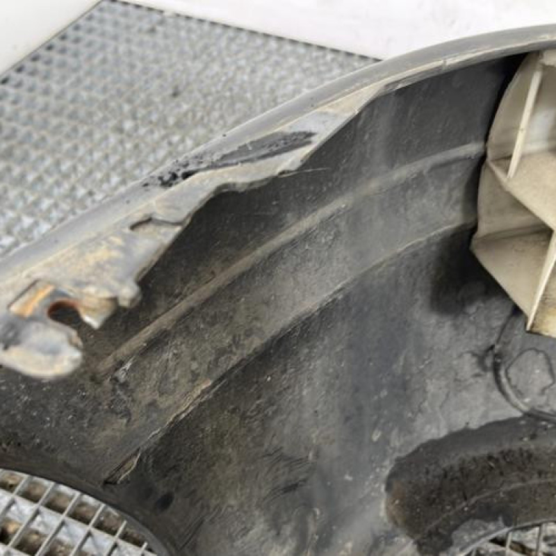 Pare choc avant RENAULT CLIO 2 Photo n°8