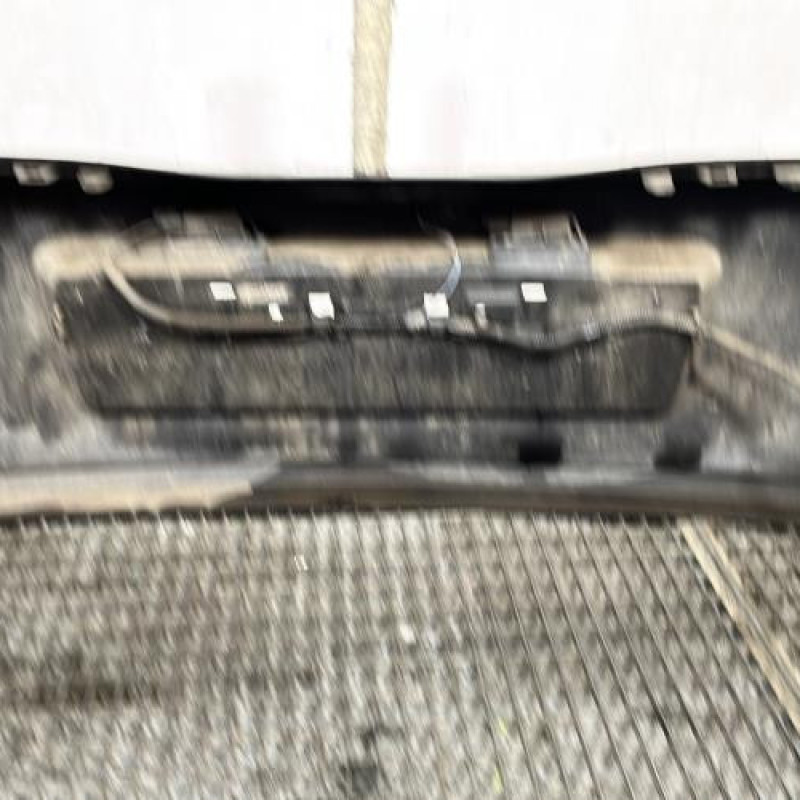 Pare choc arriere RENAULT CLIO 3 Photo n°6