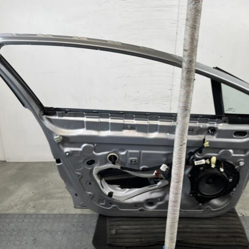 Porte avant gauche RENAULT CLIO 4 Photo n°5