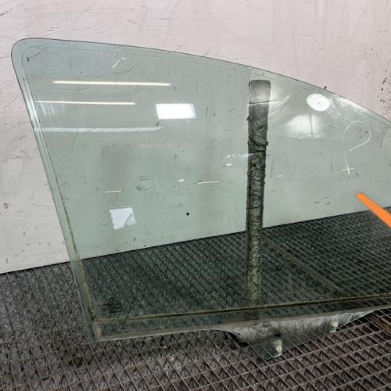 Vitre avant droit PEUGEOT 207 Photo n°3