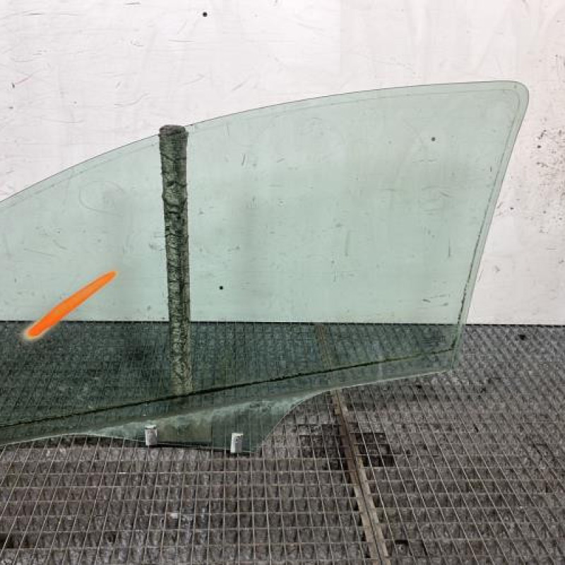 Vitre avant droit PEUGEOT 207 Photo n°4