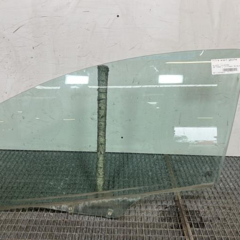 Vitre avant gauche PEUGEOT 207 Photo n°1